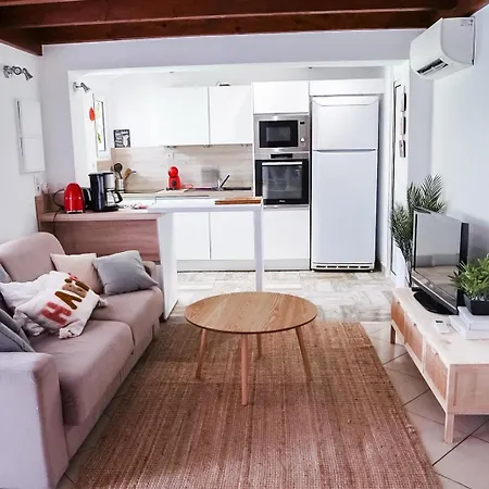 בית נופש Au Calme A 200m De La De Rochelongue אגדה